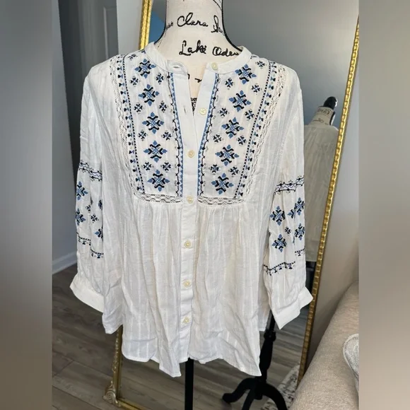 Style & Co. White Blouse with Blue Embroidery - Picture 6 of 10